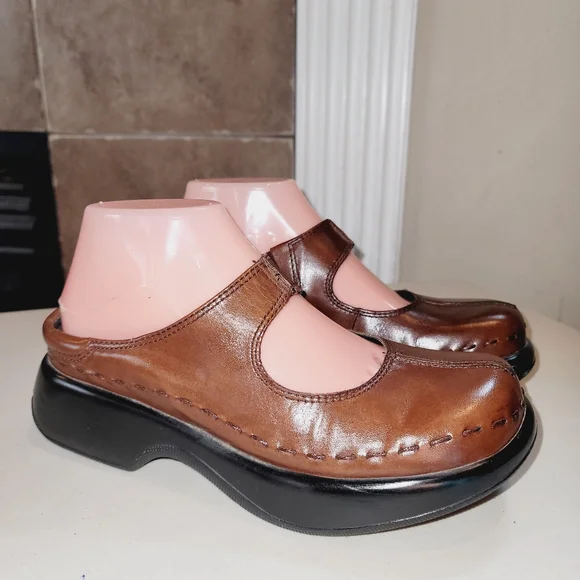 DANSKO MADORI Brown Vegan Leather Slide On Elastic Strap Clogs Sz 7.5/8 - Picture 2 of 12